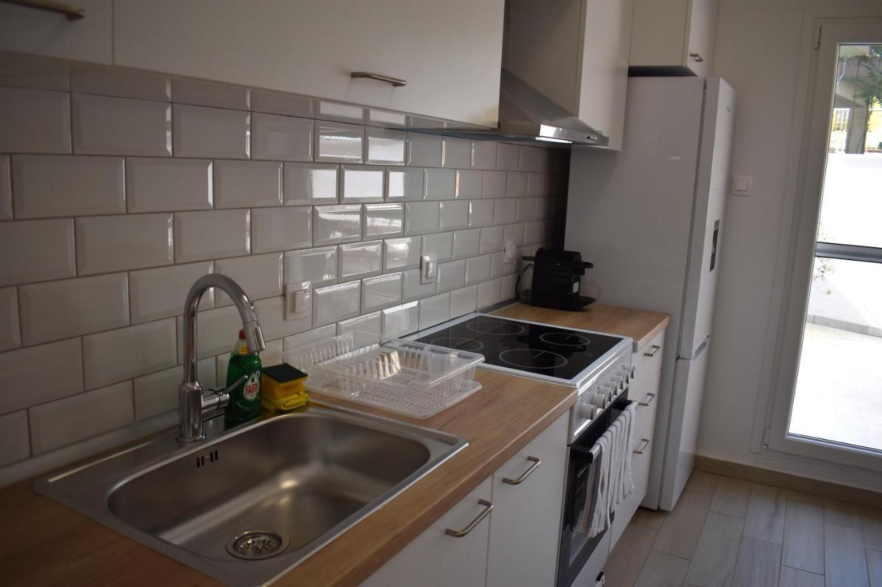 Apartment Chic In Nea Kallikratia *