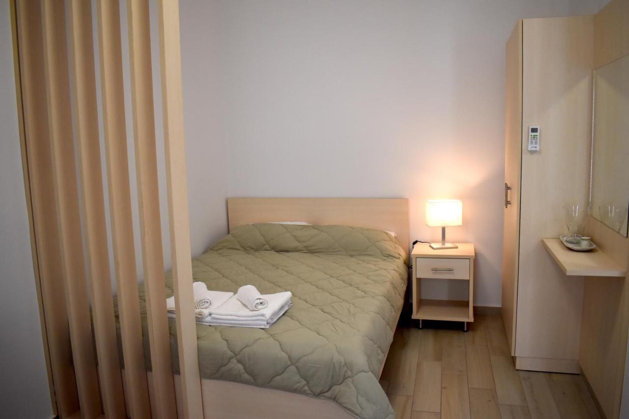 Apartment Chic In Nea Kallikratia